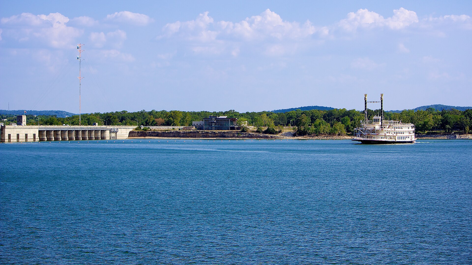 Showboat on Table Rock Lake